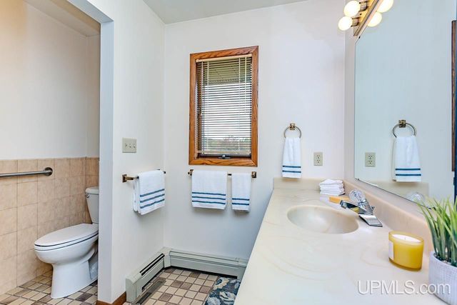 1002 E Gold Street, Bessemer, MI 49911