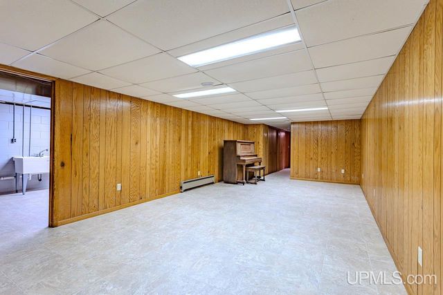 1002 E Gold Street, Bessemer, MI 49911