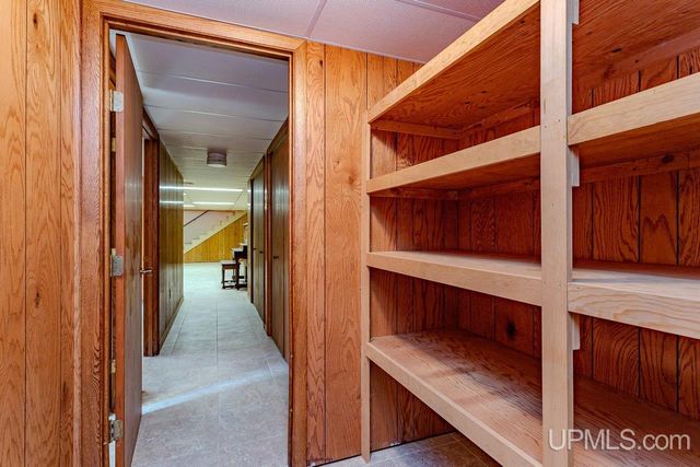 1002 E Gold Street, Bessemer, MI 49911