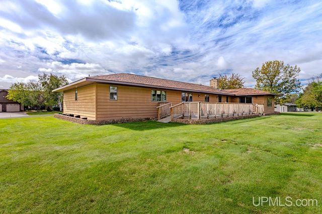 1002 E Gold Street, Bessemer, MI 49911