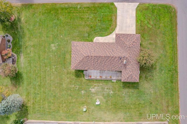 1002 E Gold Street, Bessemer, MI 49911