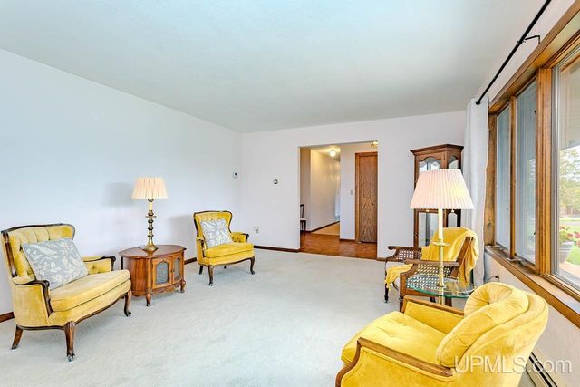 1002 E Gold Street, Bessemer, MI 49911