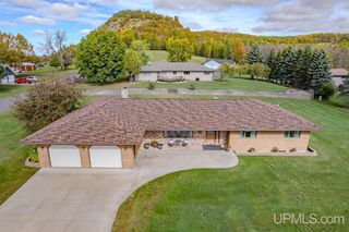 1002 E Gold Street, Bessemer, MI 49911