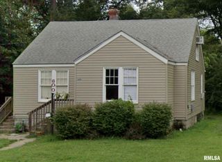 600 N OAKLAND Avenue, Carbondale, IL 62901