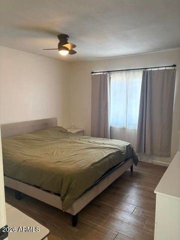 4718 W SHANGRI LA Road, Glendale, AZ 85304
