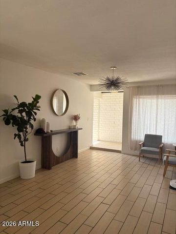 4718 W SHANGRI LA Road, Glendale, AZ 85304