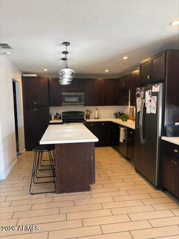 4718 W SHANGRI LA Road, Glendale, AZ 85304