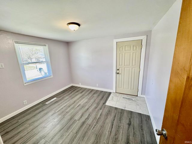 2828 Southridge Drive, South Bend, IN 46614