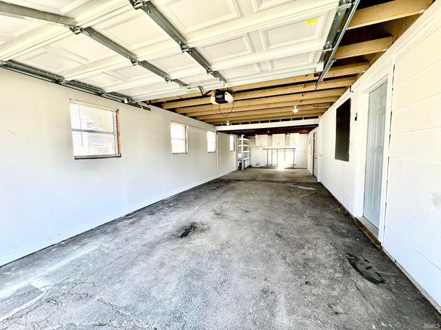 2828 Southridge Drive, South Bend, IN 46614