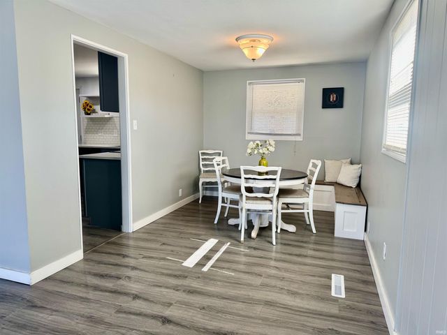 2828 Southridge Drive, South Bend, IN 46614