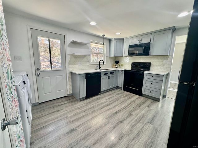 2828 Southridge Drive, South Bend, IN 46614