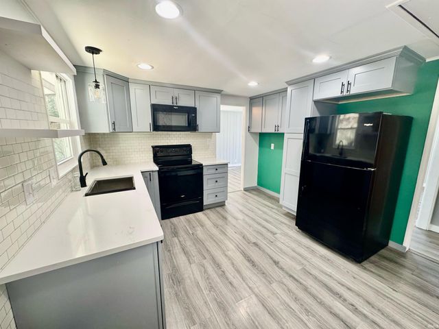 2828 Southridge Drive, South Bend, IN 46614