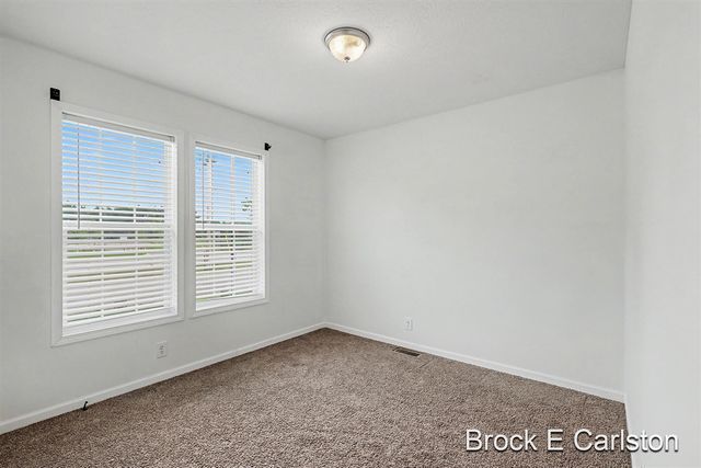 1283 E Ellis Road 10, Norton Shores, MI 49441