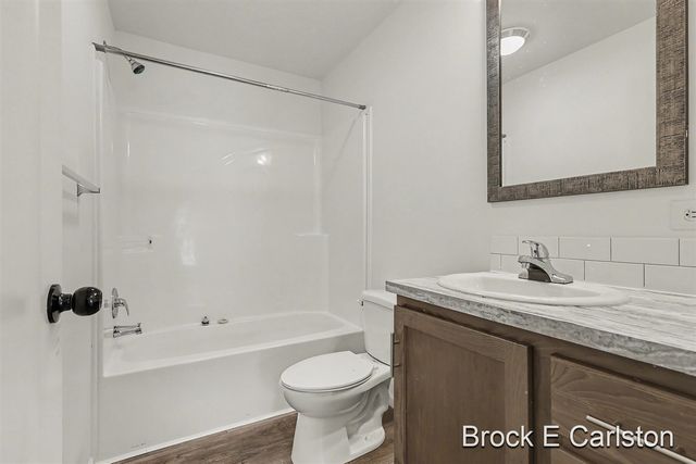 1283 E Ellis Road 10, Norton Shores, MI 49441