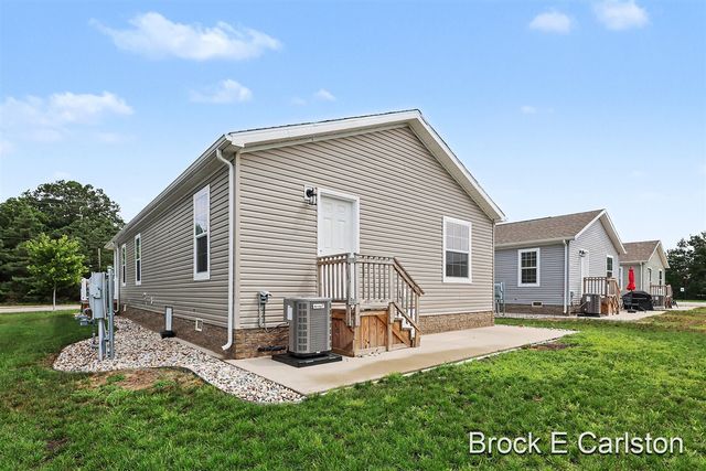 1283 E Ellis Road 10, Norton Shores, MI 49441
