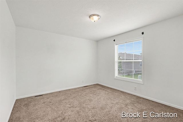 1283 E Ellis Road 10, Norton Shores, MI 49441
