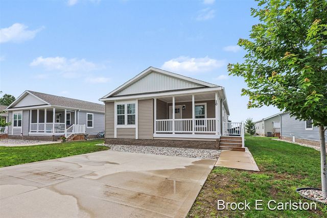 1283 E Ellis Road 10, Norton Shores, MI 49441