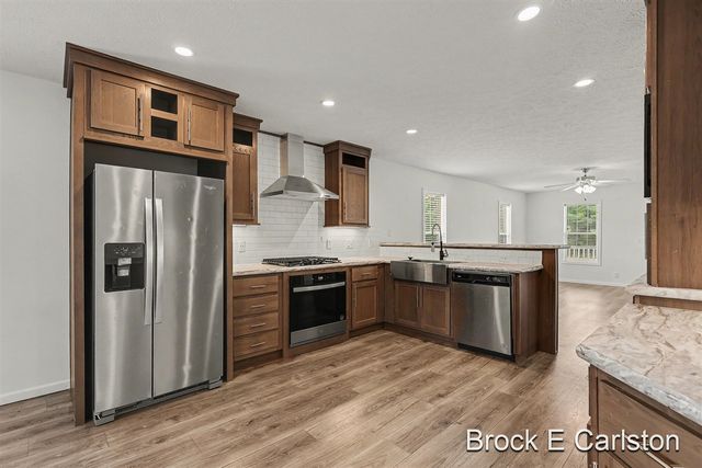 1283 E Ellis Road 10, Norton Shores, MI 49441