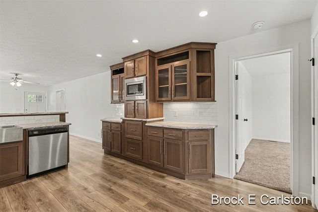 1283 E Ellis Road 10, Norton Shores, MI 49441
