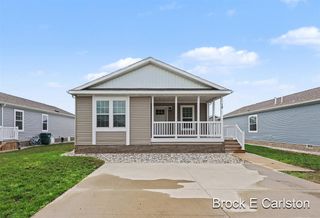 1283 E Ellis Road 10, Norton Shores, MI 49441