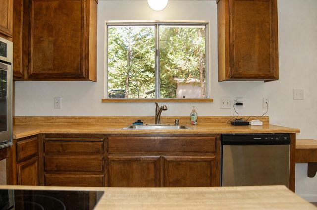 20131 Shake Ridge Rd, Volcano, CA 95689