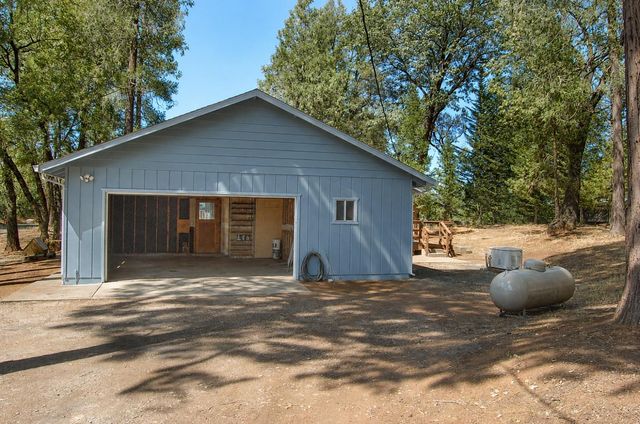 20131 Shake Ridge Rd, Volcano, CA 95689