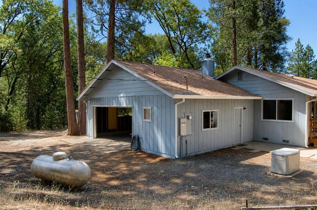 20131 Shake Ridge Rd, Volcano, CA 95689
