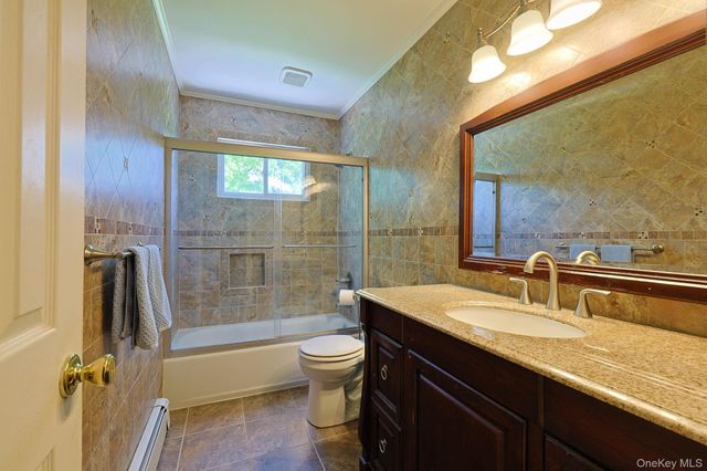 10 The Drive, Westtown, NY 10998