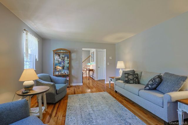 10 The Drive, Westtown, NY 10998