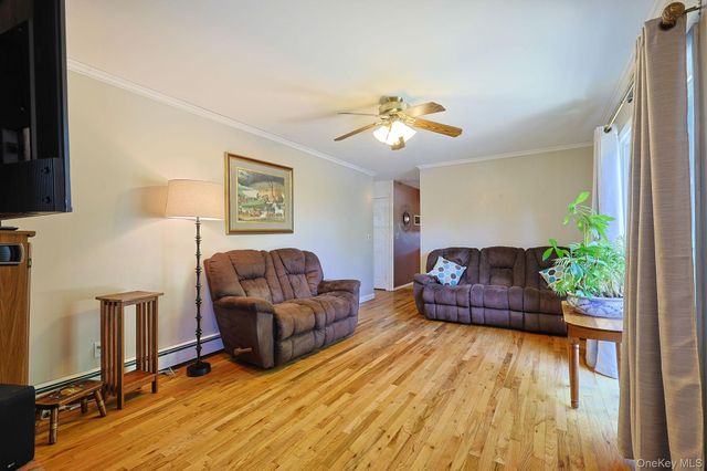 10 The Drive, Westtown, NY 10998