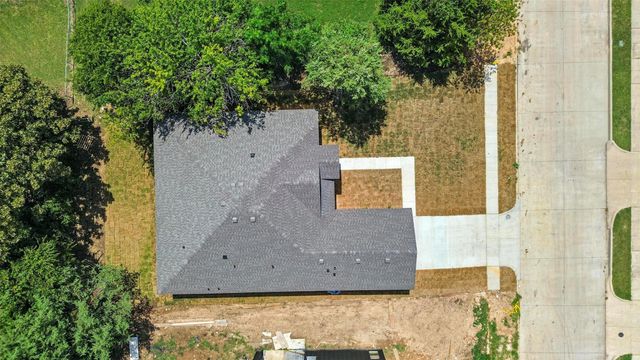 716 Oak Creek Drive, Hutchins, TX 75141