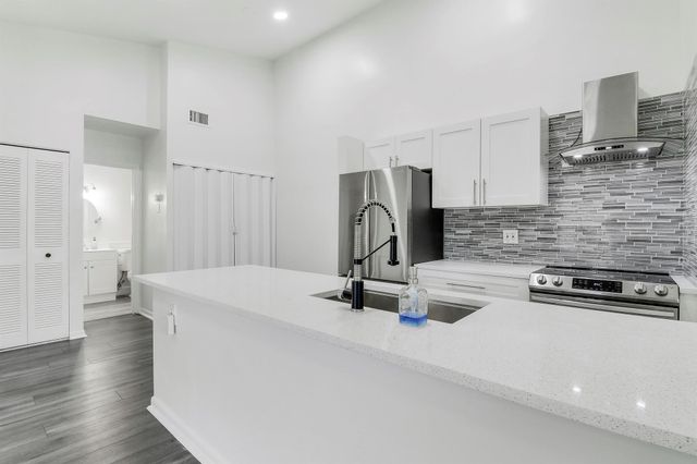 6392 Chasewood Drive F, Jupiter, FL 33458