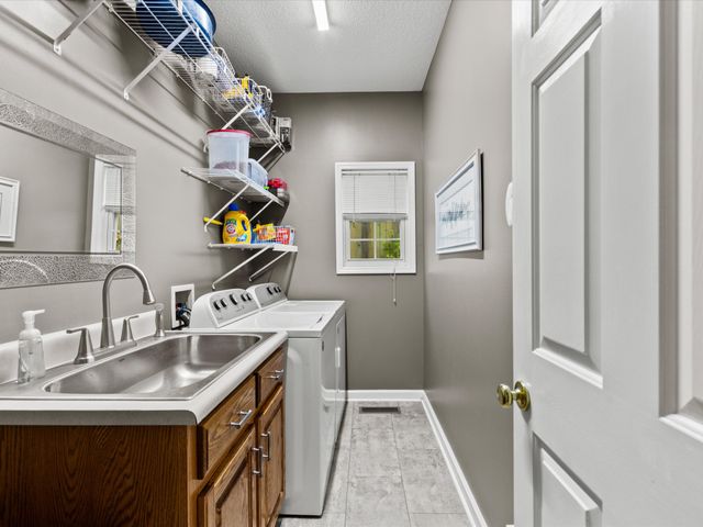 17515 Richter Rd, Rogersville, AL 35652