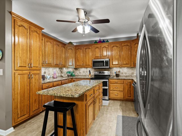 17515 Richter Rd, Rogersville, AL 35652