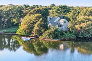 49 Lakeside Drive E, Centerville, MA 02632
