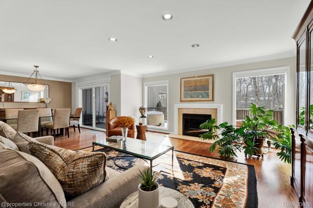 22211 Village Pines Drive, Beverly Hills Village, MI 48025