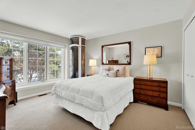 22211 Village Pines Drive, Beverly Hills Village, MI 48025