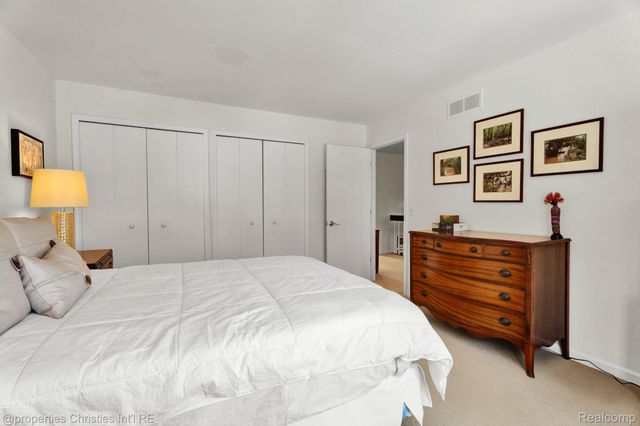 22211 Village Pines Drive, Beverly Hills Village, MI 48025