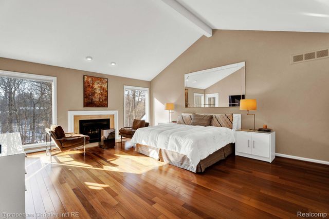 22211 Village Pines Drive, Beverly Hills Village, MI 48025