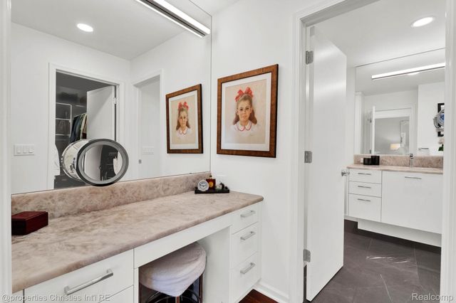 22211 Village Pines Drive, Beverly Hills Village, MI 48025