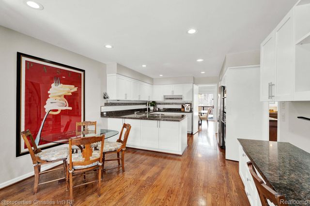 22211 Village Pines Drive, Beverly Hills Village, MI 48025