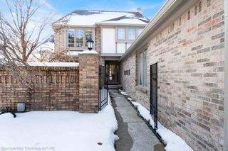22211 Village Pines Drive, Beverly Hills Village, MI 48025
