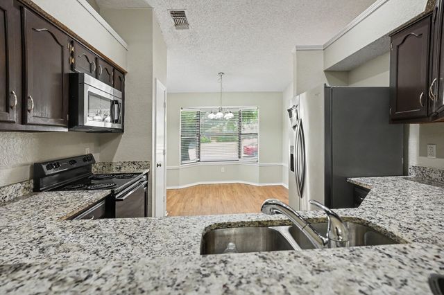 1022 Cedar Run Drive, Duncanville, TX 75137