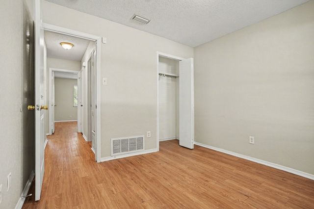 1022 Cedar Run Drive, Duncanville, TX 75137