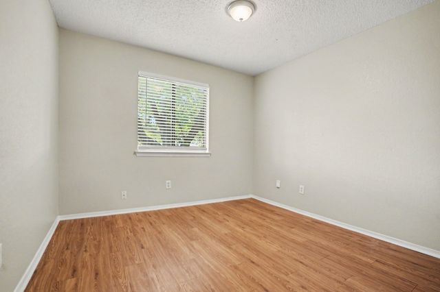 1022 Cedar Run Drive, Duncanville, TX 75137