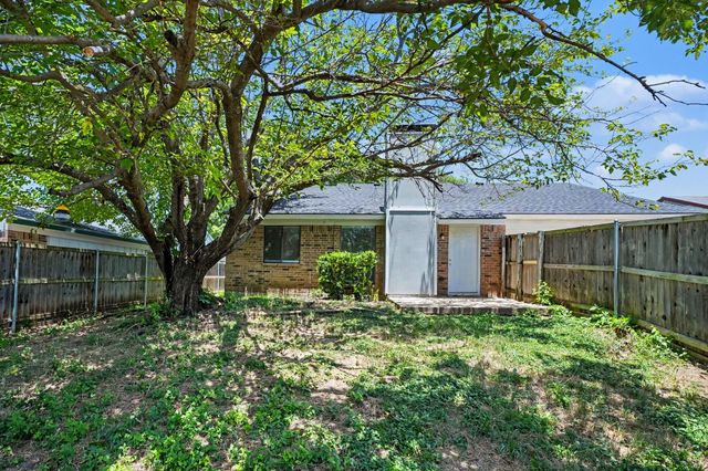 1022 Cedar Run Drive, Duncanville, TX 75137