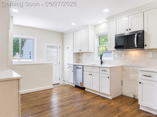 221 Reitman Court, Rochester Hills, MI 48307