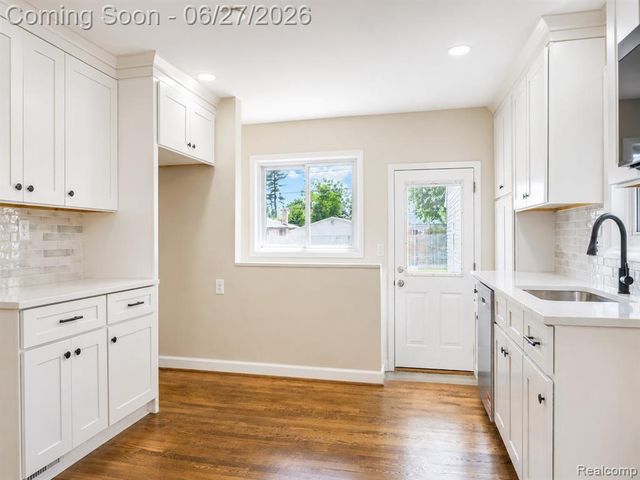 221 Reitman Court, Rochester Hills, MI 48307