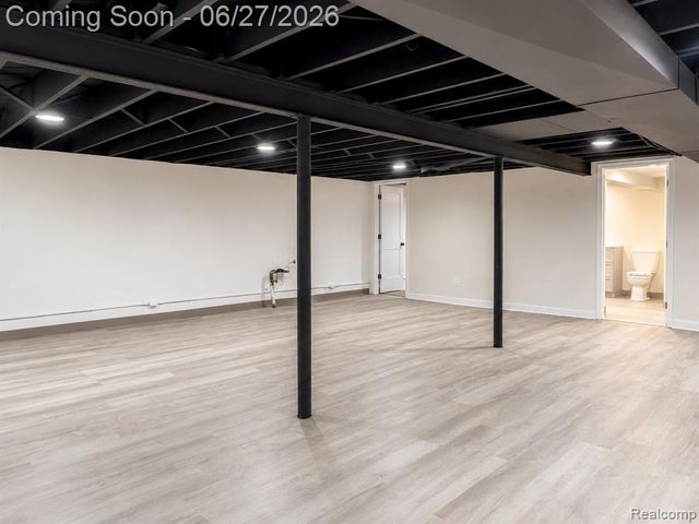 221 Reitman Court, Rochester Hills, MI 48307