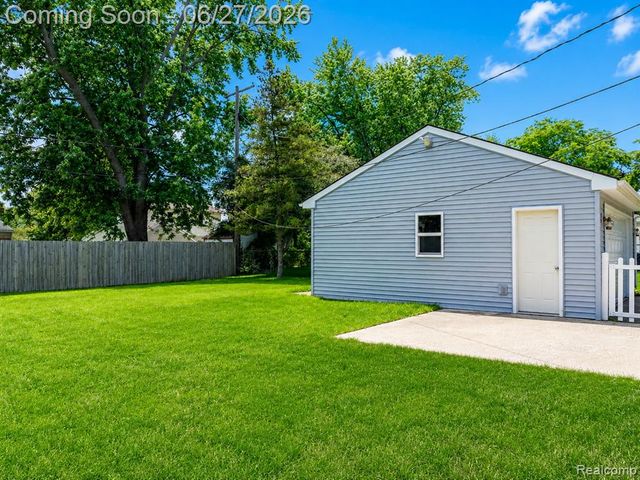 221 Reitman Court, Rochester Hills, MI 48307